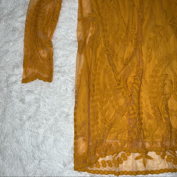 Lace Dress - Picture 4 of 5